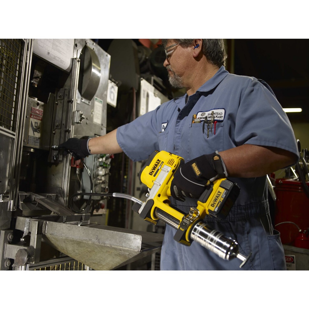DCGG571M1 20V MAX GREASE GUN